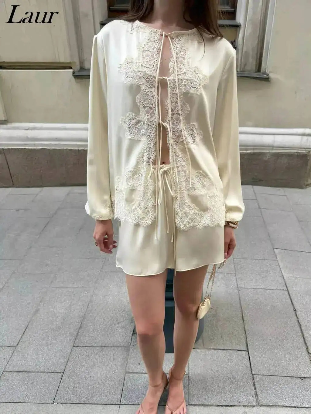 Ensemble 2 pièces femme haut satiné et short – CLEVI Paris