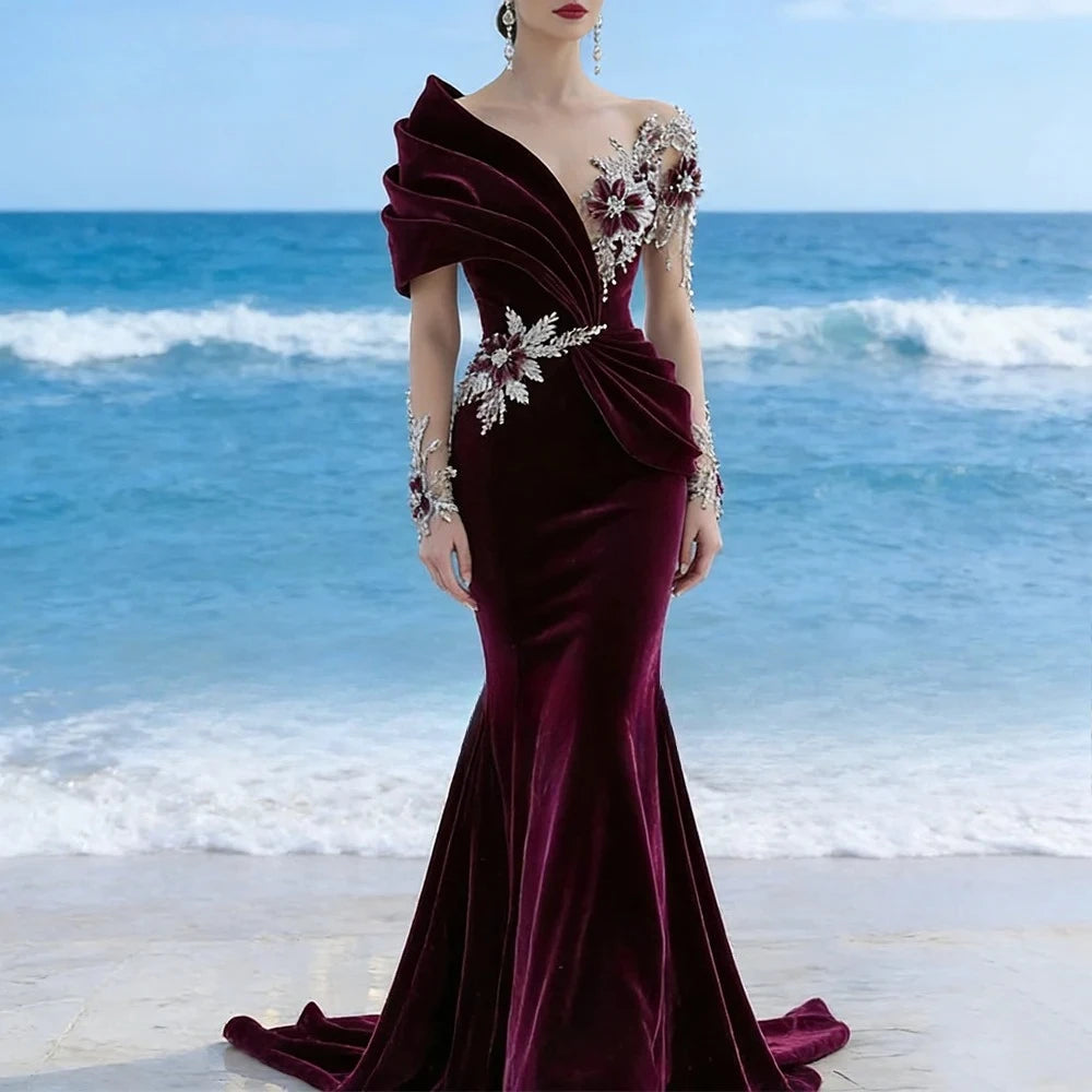 Robe sirène en velours épaules dénudées – CLEVI Paris