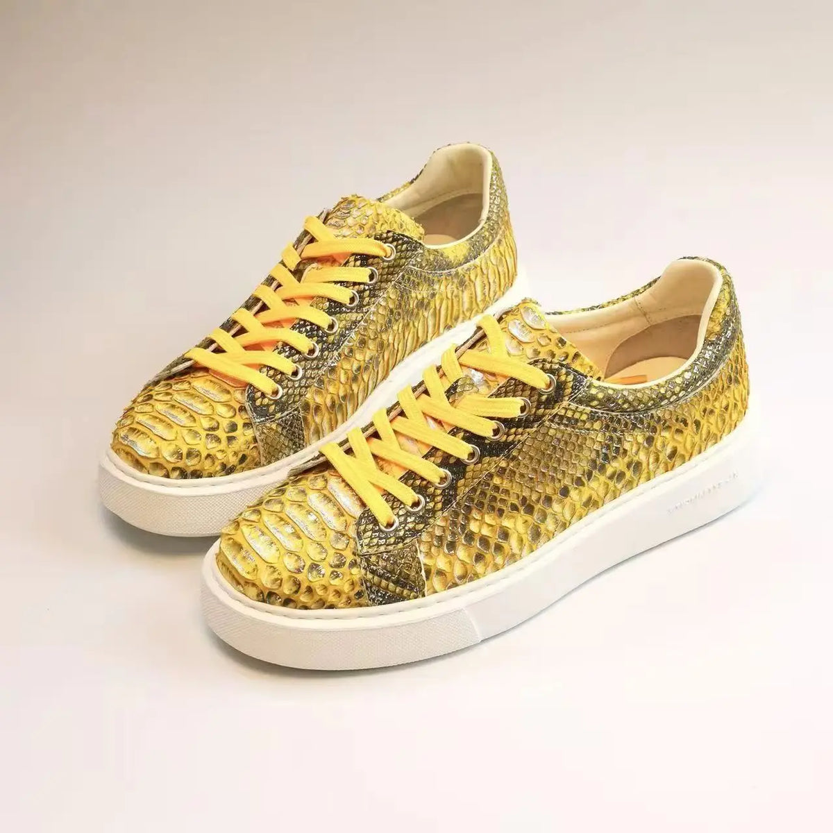 Sneakers basses homme jaunes à lacets – CLEVI Paris