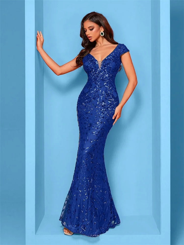 Robe de soirée sirène brodée col V – CLEVI Paris