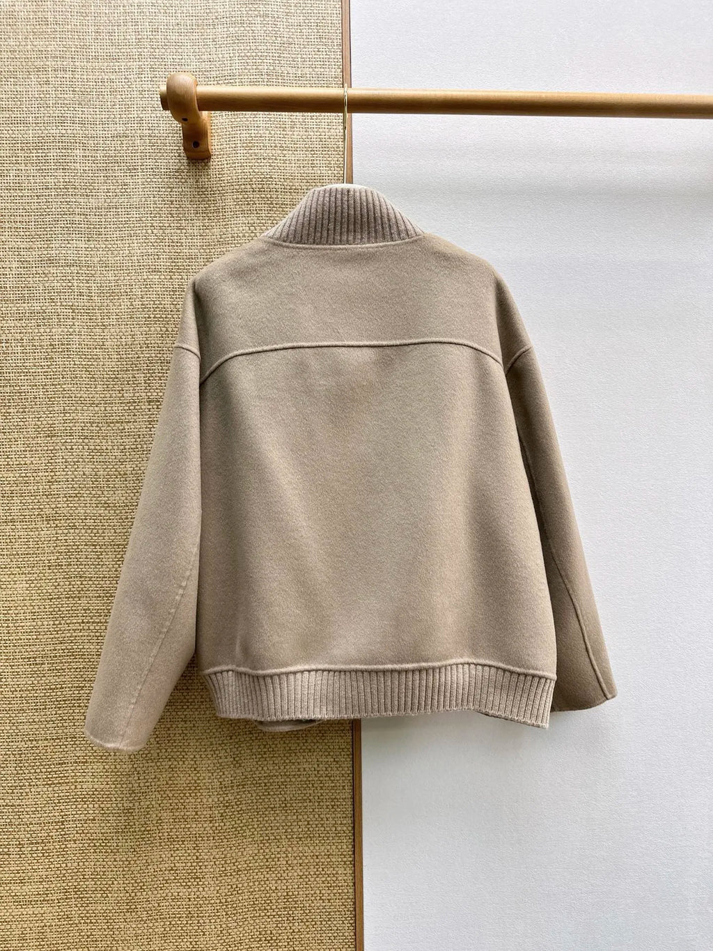 Veste femme en laine à col montant côtelé – CLEVI Paris