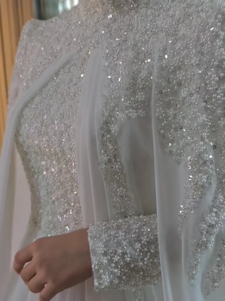 Robe de mariée musulmane en mousseline à col haut – CLEVI Paris
