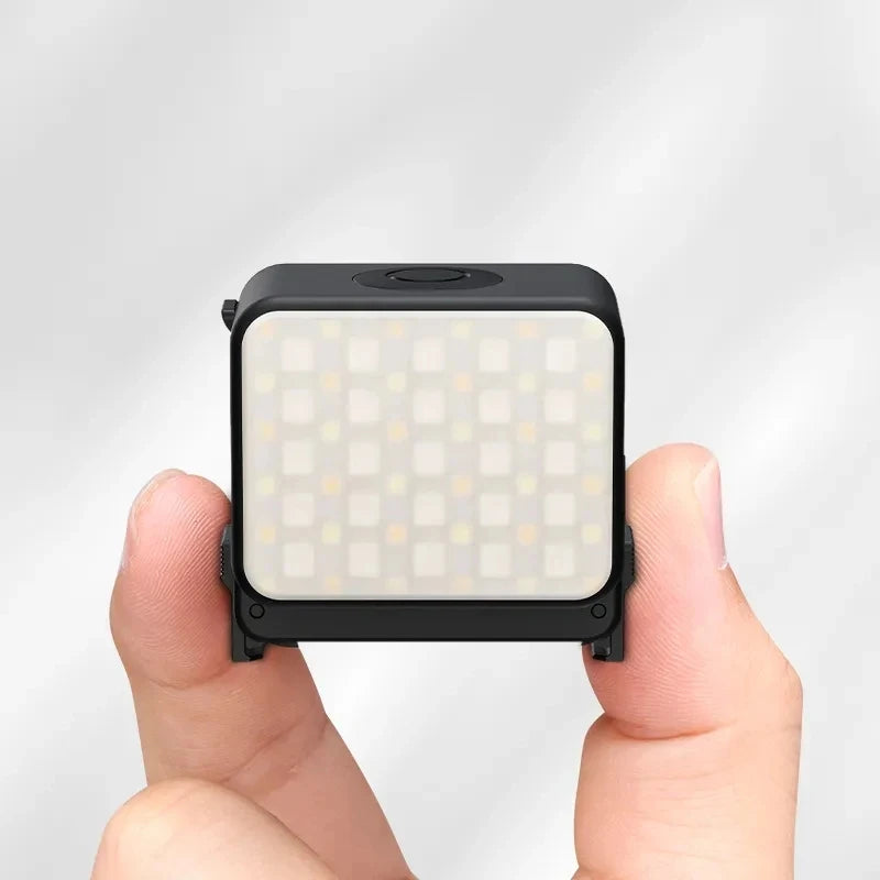 Mini lampe LED Ulanzi LM18 5600 K – CLEVI Paris