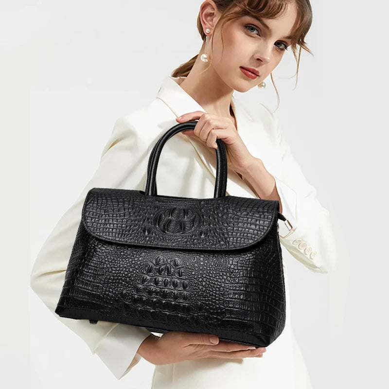 Sac Satchel Femme Cuir Véritable Croco Structuré Rabat Noir – CLEVI Paris
