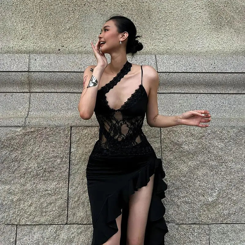 Robe midi asymétrique noire en dentelle – CLEVI Paris