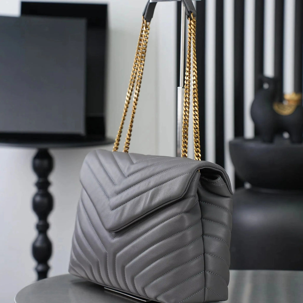 Sac Épaule Femme Matelassé Chevron Chaînes Dorées Trapèze – CLEVI Paris