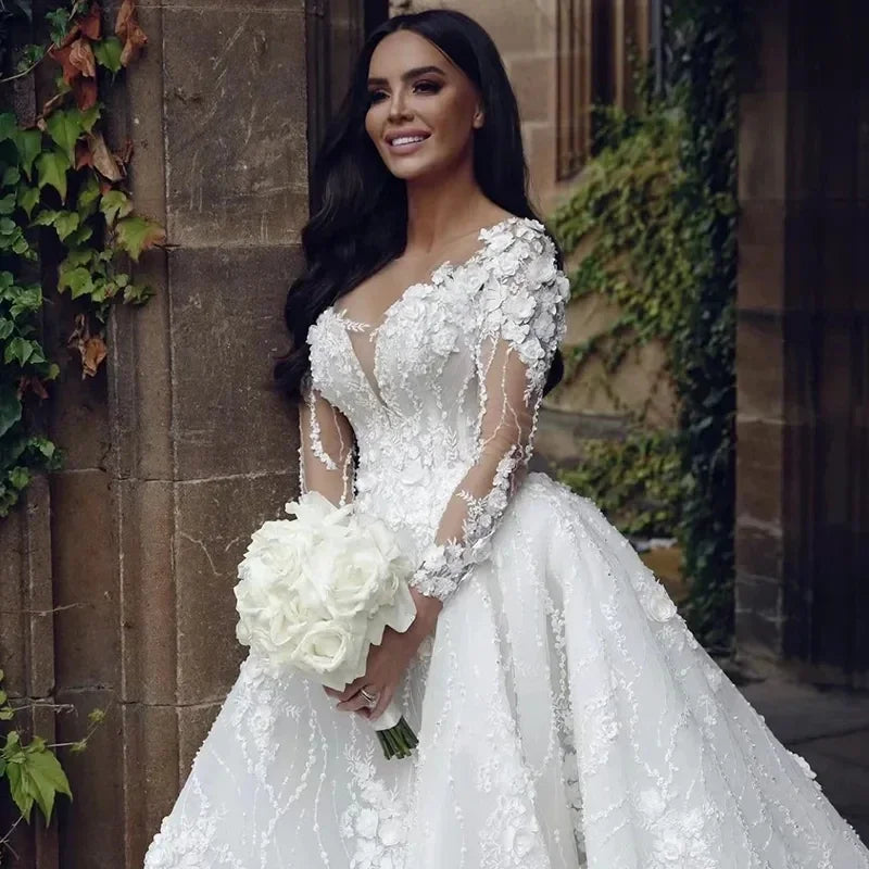 Robe de mariée dentelle et tulle col V – CLEVI Paris