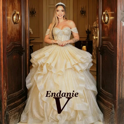 Robe de bal corset à paillettes et cristaux – CLEVI Paris