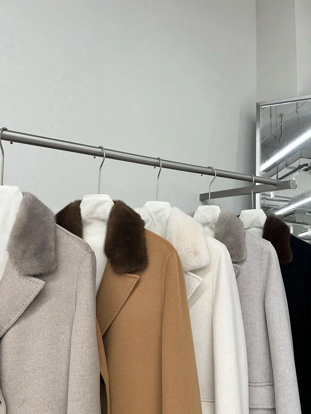 Manteau long femme à double boutonnage – CLEVI Paris