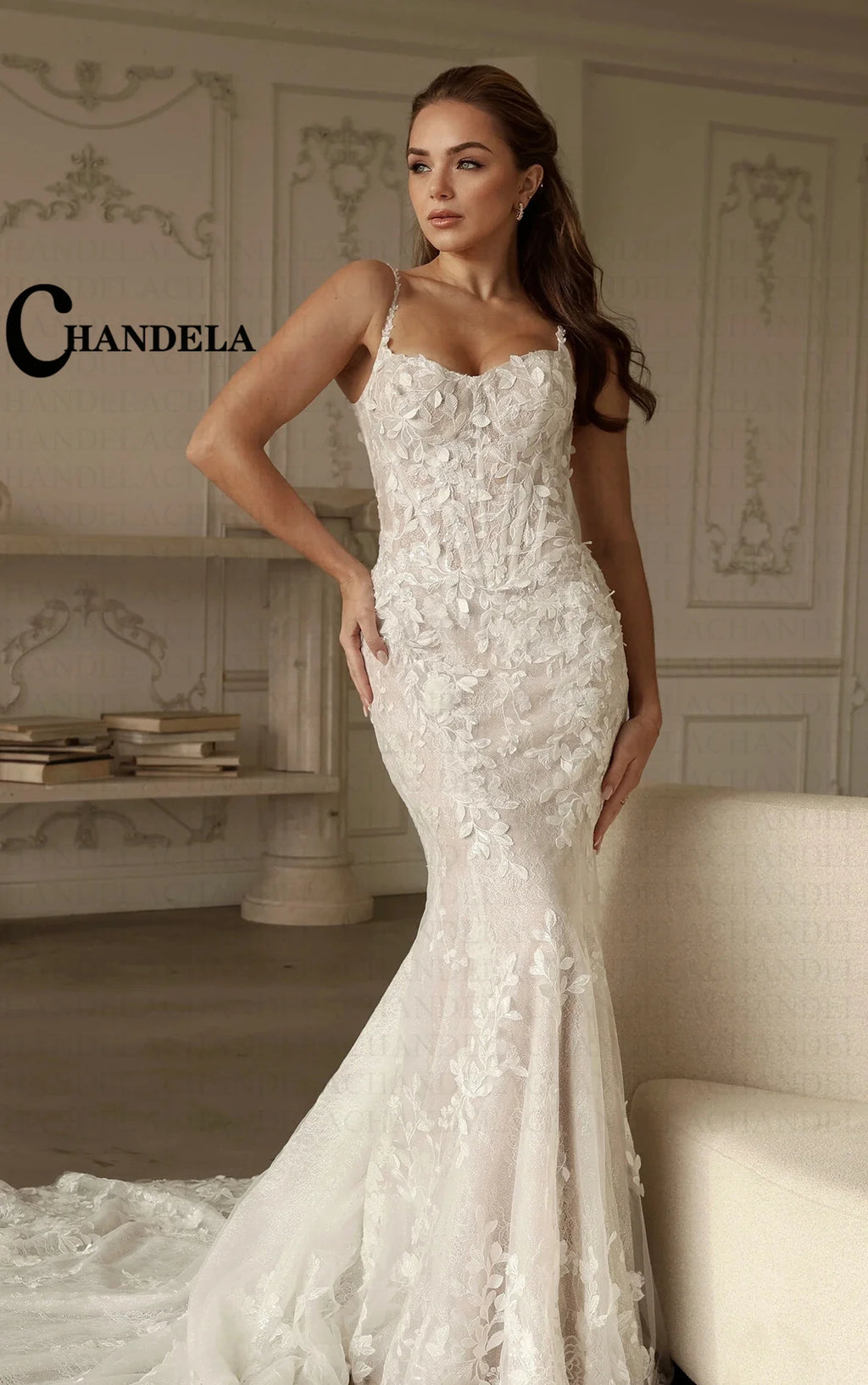 Robe de mariée sirène à bretelles fines – CLEVI Paris