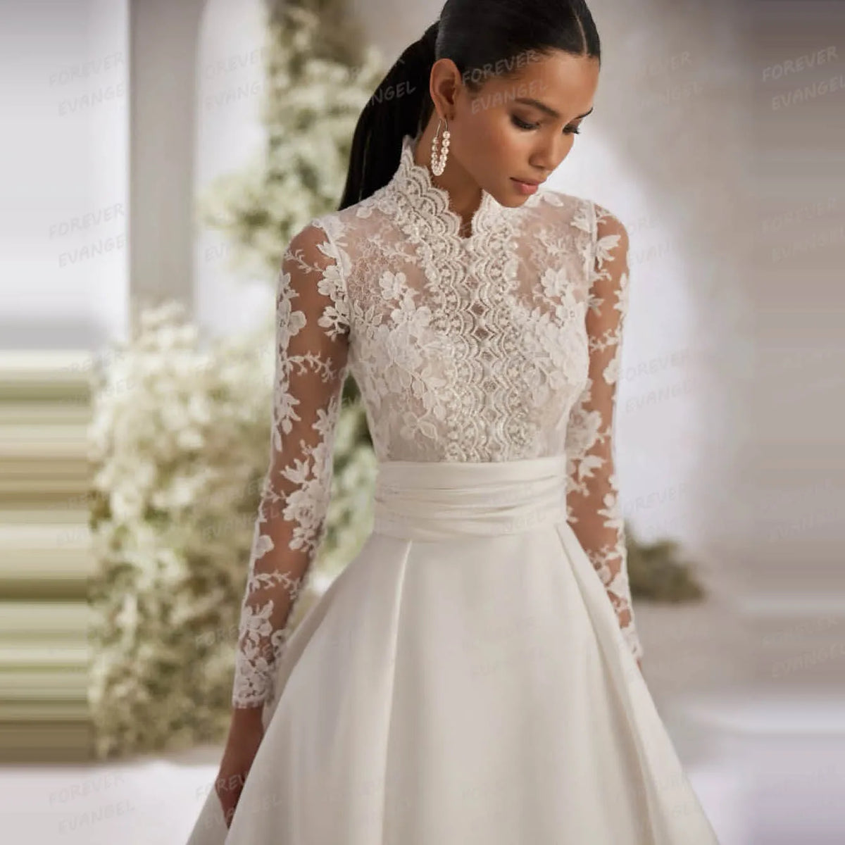 Robe de mariée ligne A en tulle à col haut – CLEVI Paris