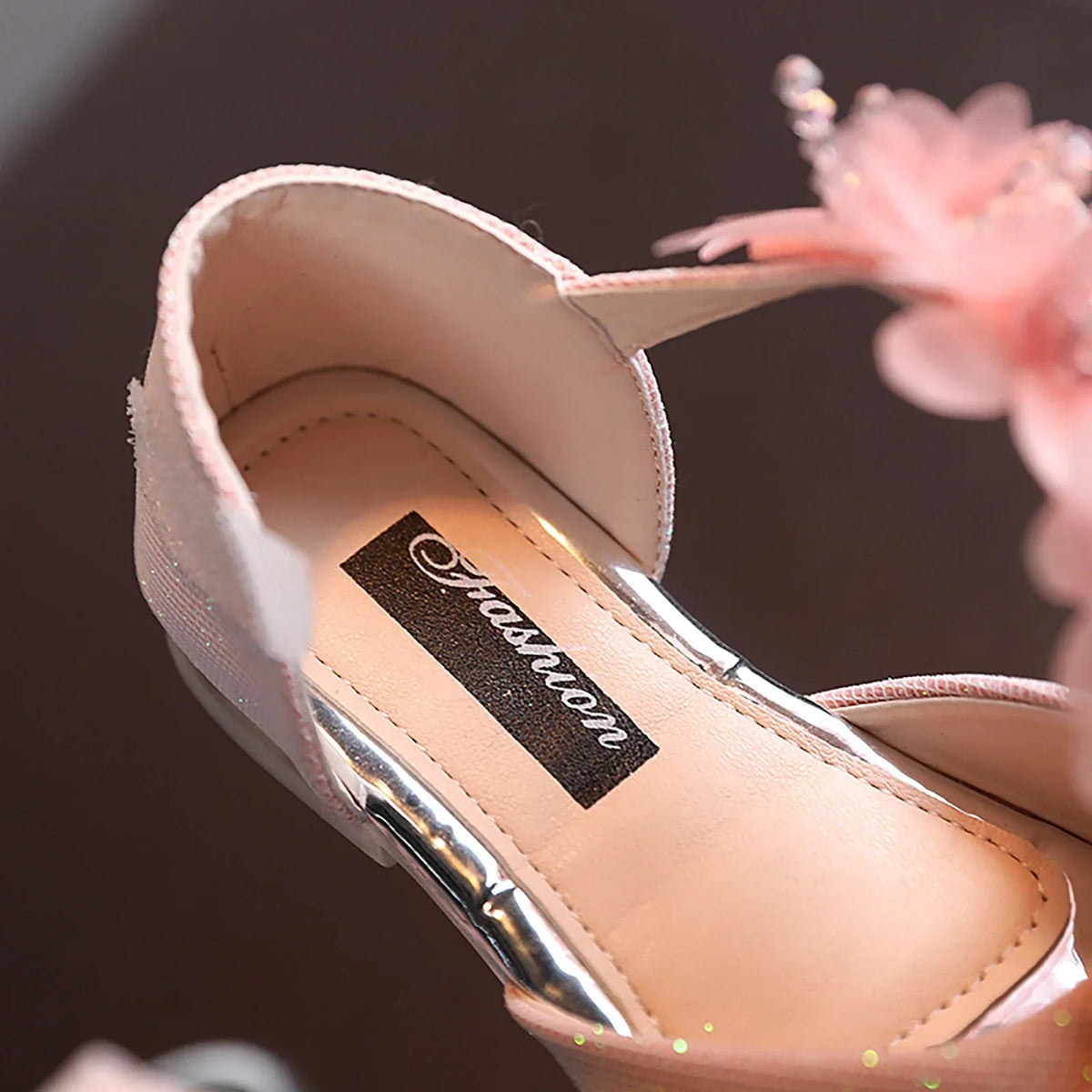 Chaussures fille à fleurs et strass – CLEVI Paris