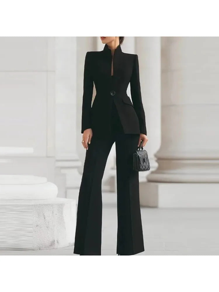 Tailleur femme col V et pantalon large – CLEVI Paris