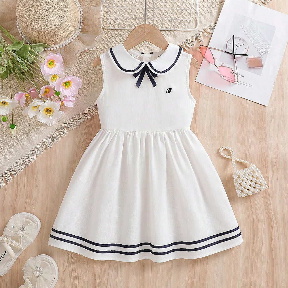 Robe fille en blanc et en coton style preppy – CLEVI Paris