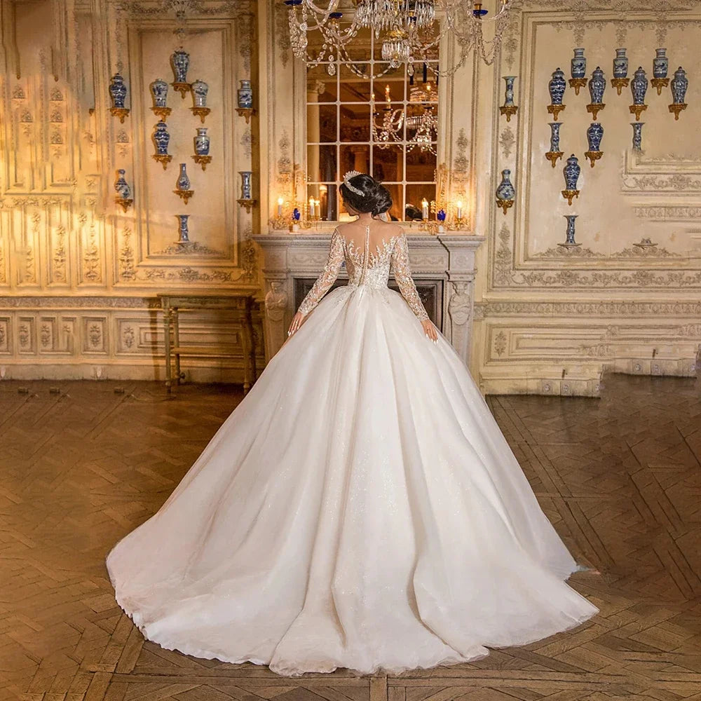 Robe de mariée en tulle effet illusion – CLEVI Paris