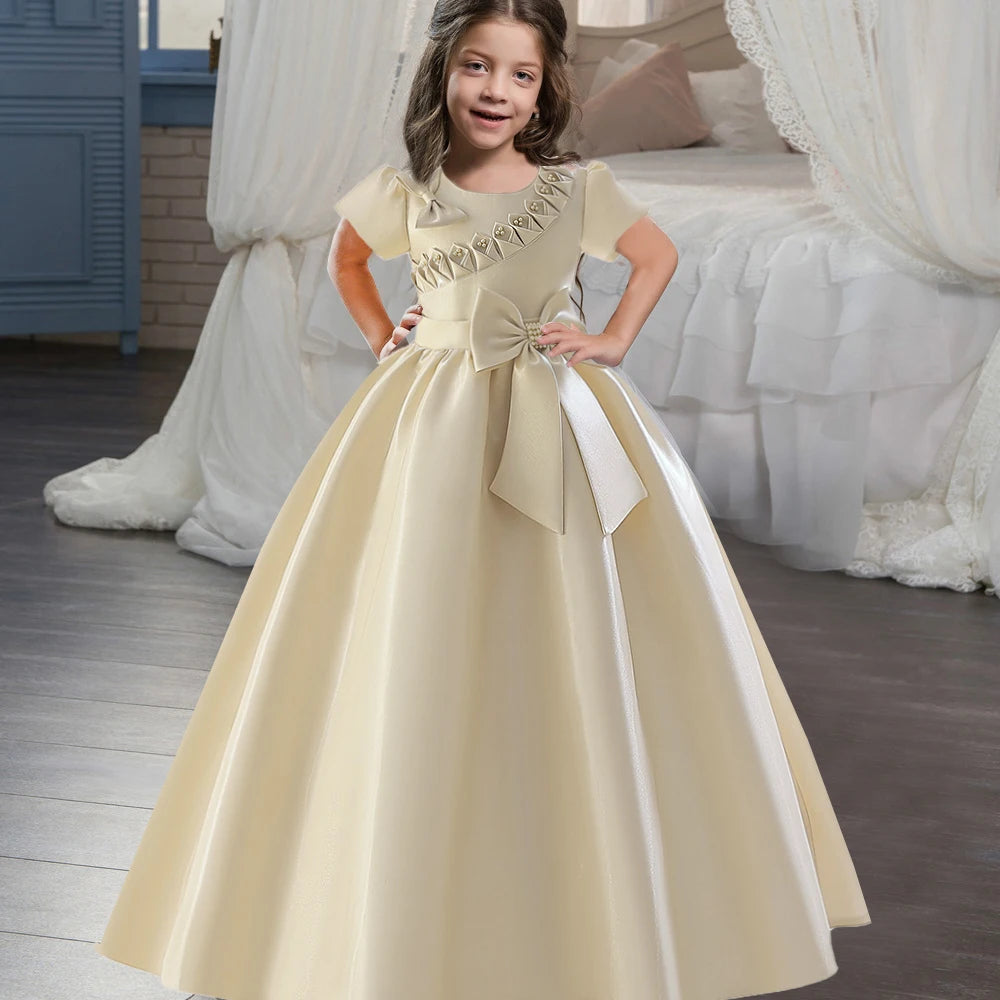 Robe fille en satin à manches courtes – CLEVI Paris