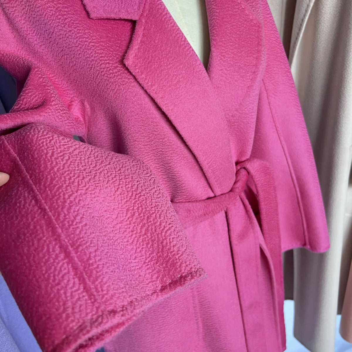 Manteau long femme en laine à revers – CLEVI Paris