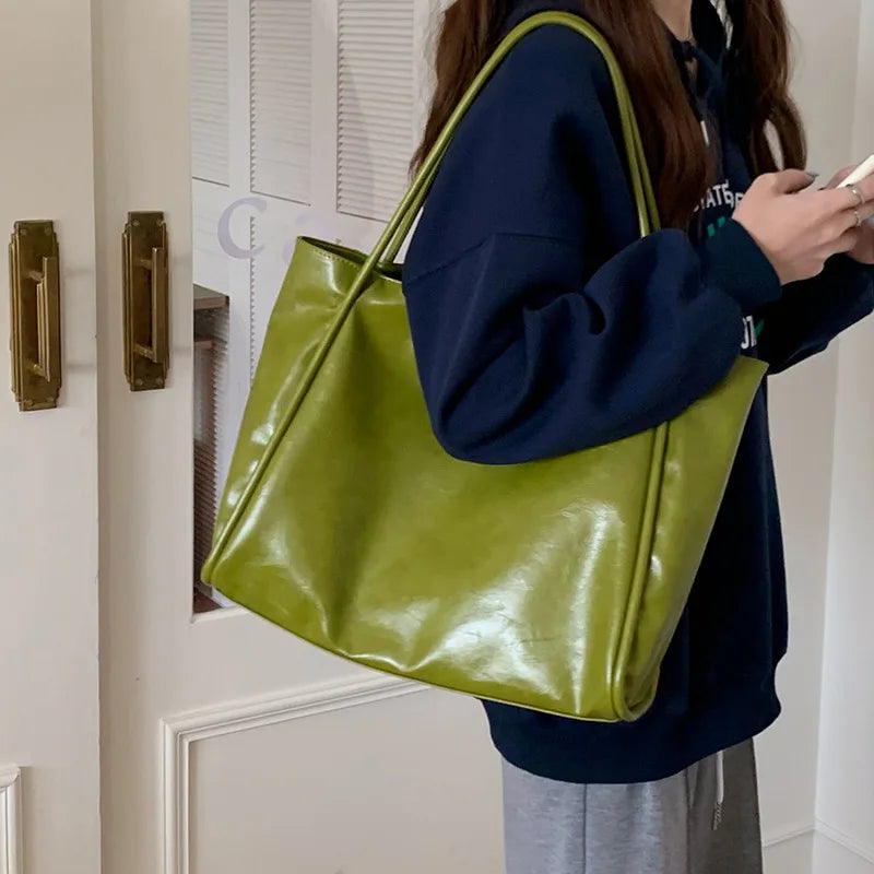 Grand Sac À Main PU Souple Femme Voyage 37x30cm Fermoir Hasp 3 Coloris – CLEVI Paris