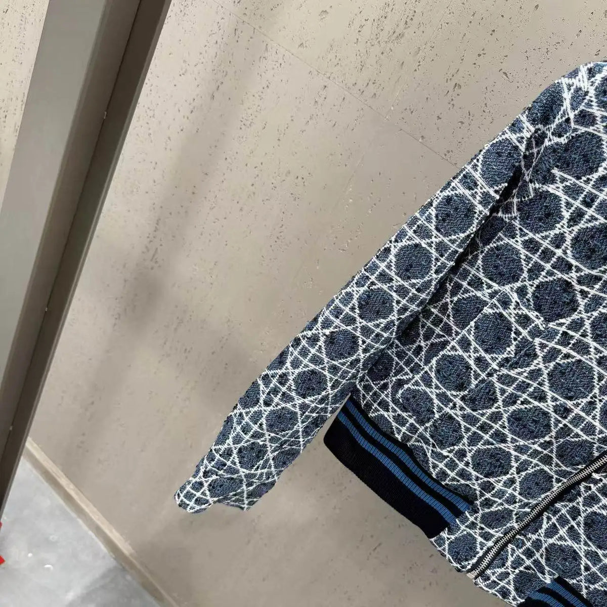 Veste courte femme jacquard géométrique – CLEVI Paris
