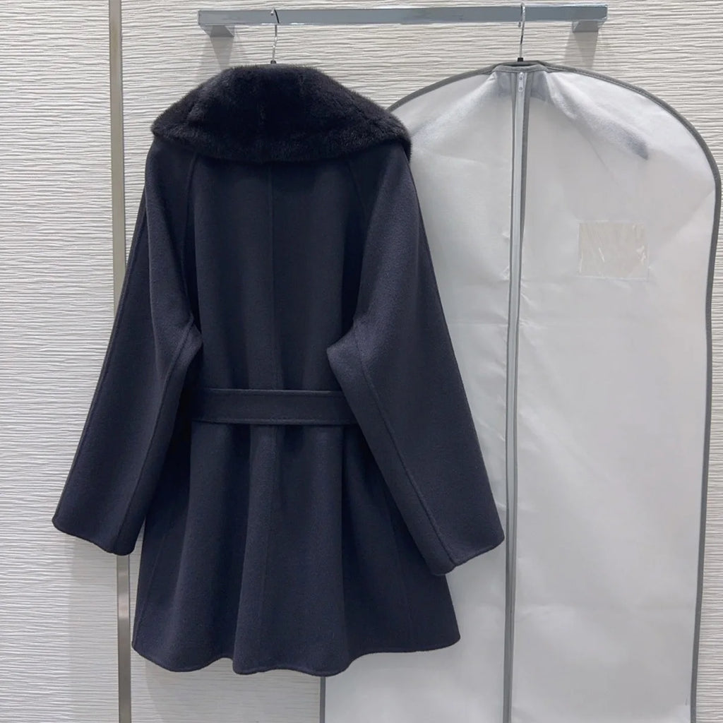 Manteau femme mi-long ceinturé à grand col – CLEVI Paris