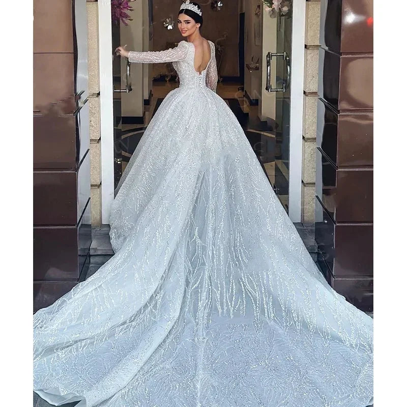 Robe de mariée princesse en tulle col carré – CLEVI Paris