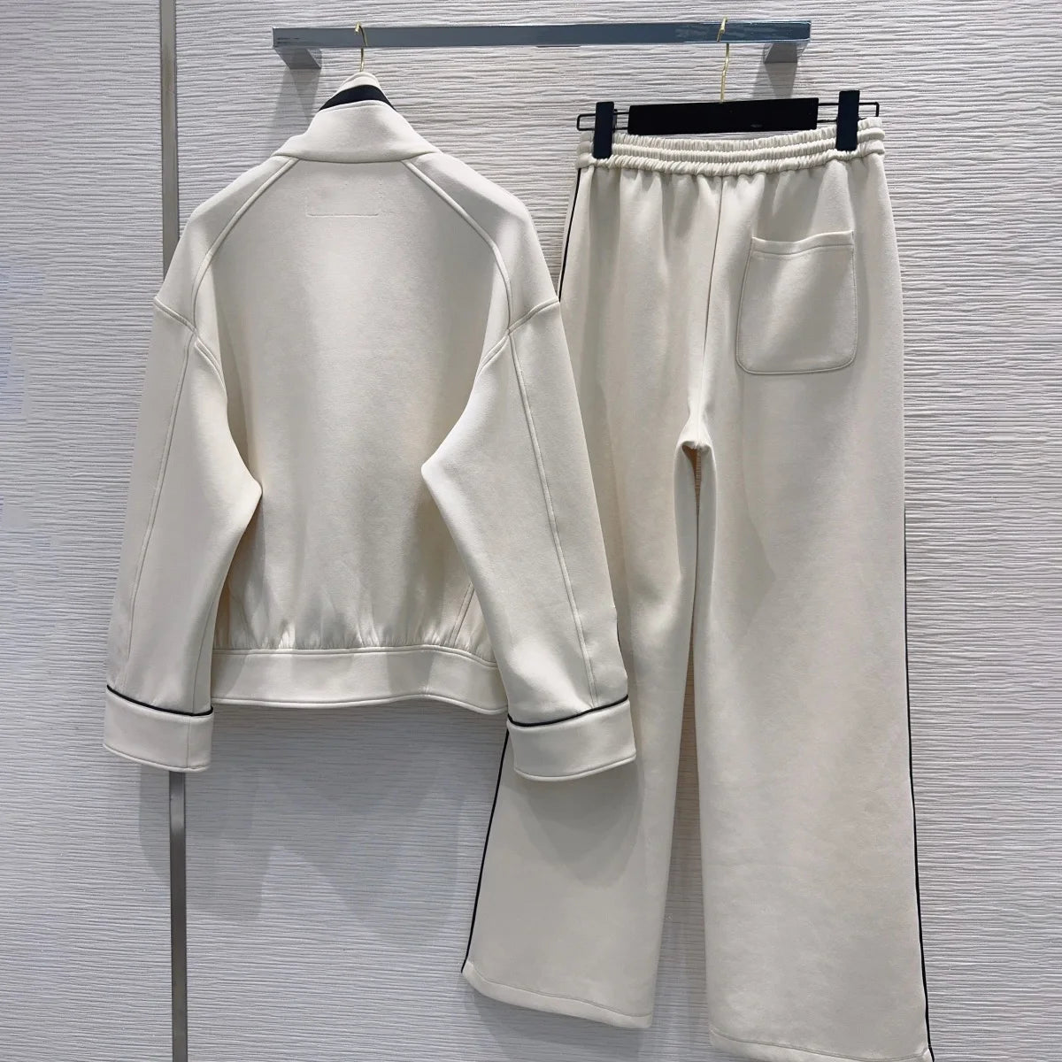 Ensemble femme veste zippée et pantalon large – CLEVI Paris