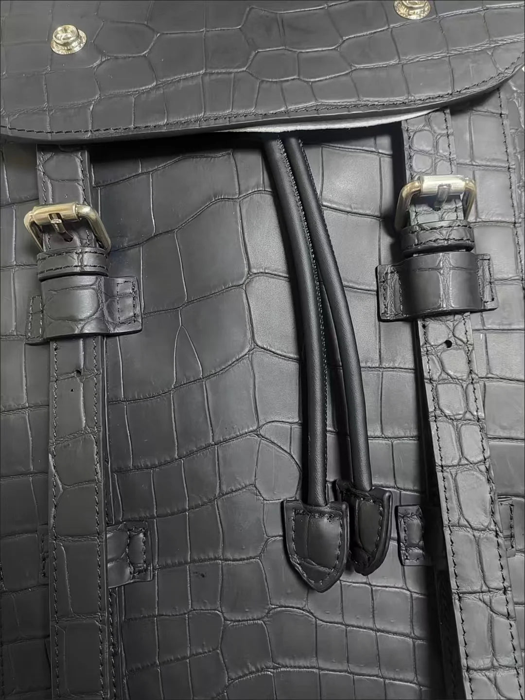 Sac à Dos Cuir Vachette Motif Crocodile Homme Laptop – CLEVI Paris