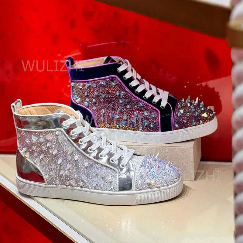 Sneakers Rivets Cristal Suède Semelle Rouge Unisexe – CLEVI Paris