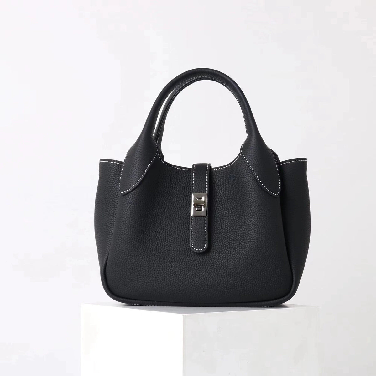 Sac seau femme en cuir à poches – CLEVI Paris
