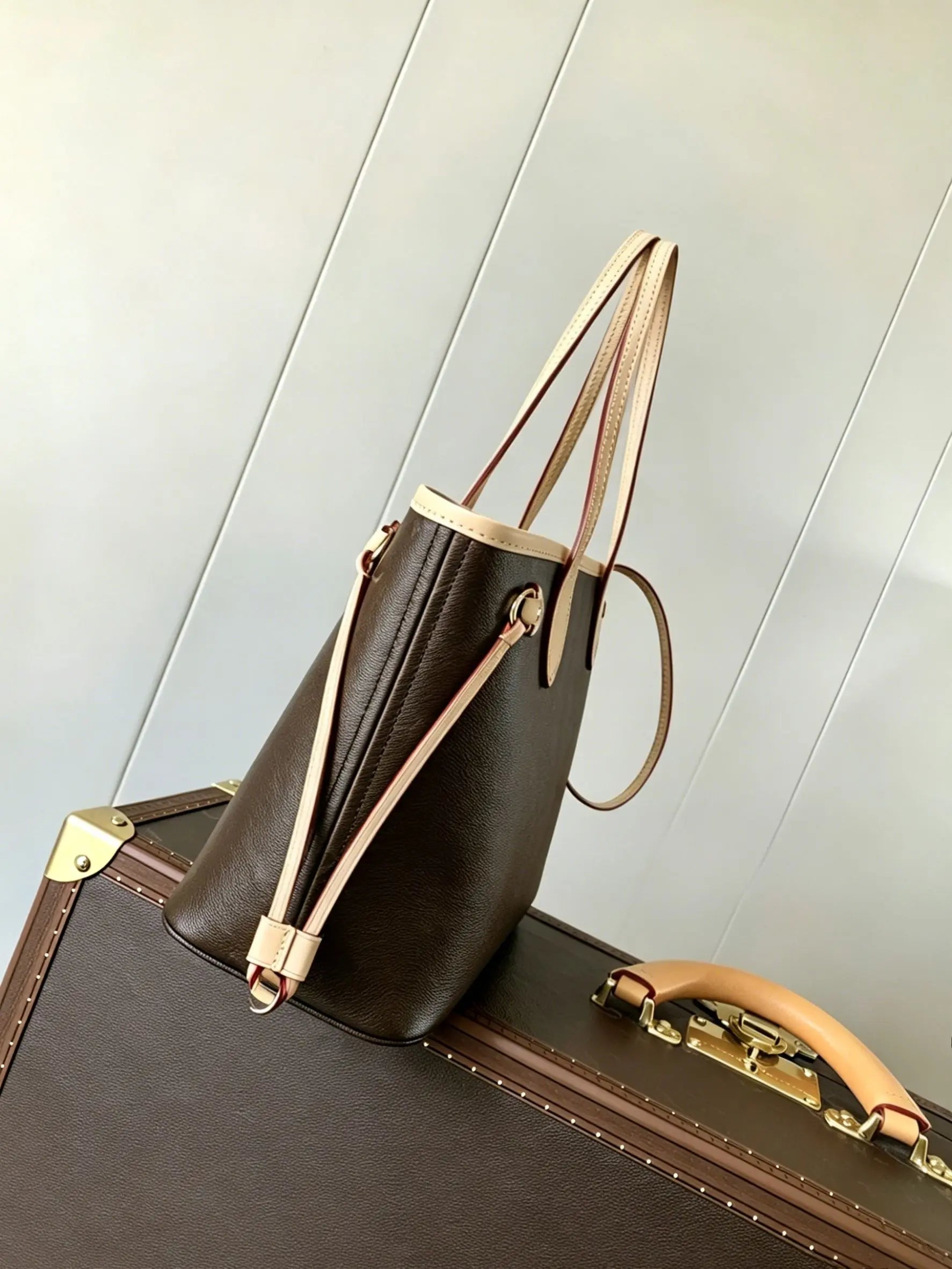 Sac Satchel Femme Cuir Véritable Grainé Structuré Bandoulière Réglable Port Triple – CLEVI Paris