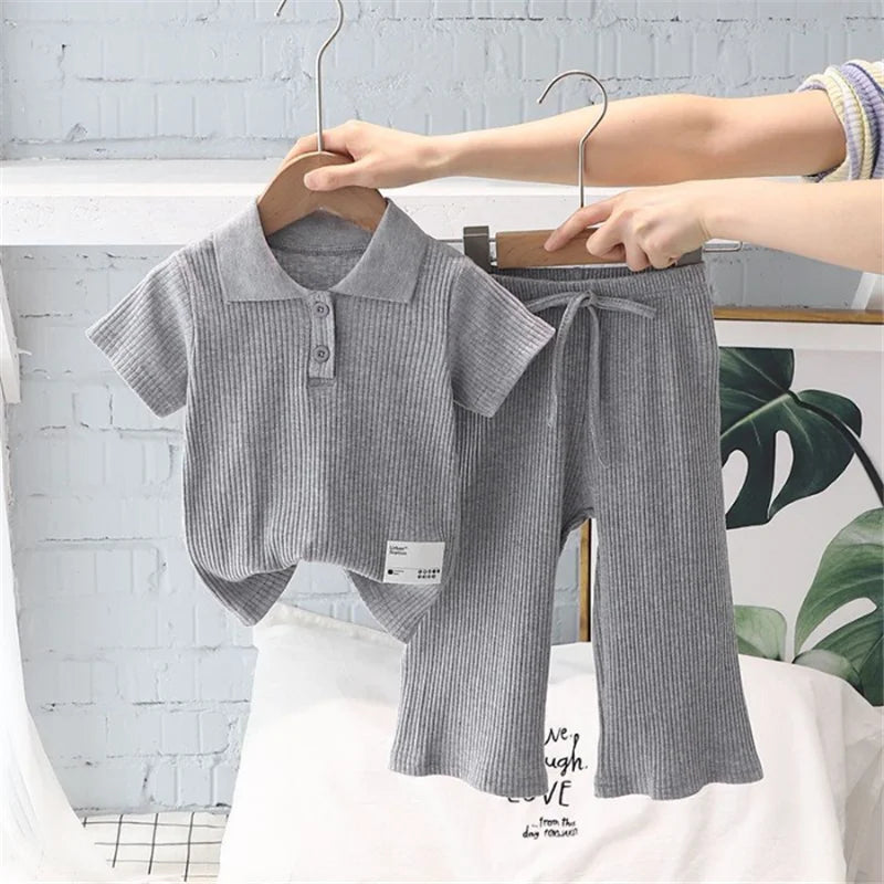 Ensemble fille polo et pantalon d’été – CLEVI Paris