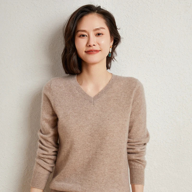 Pull femme en cachemire à col V – CLEVI Paris