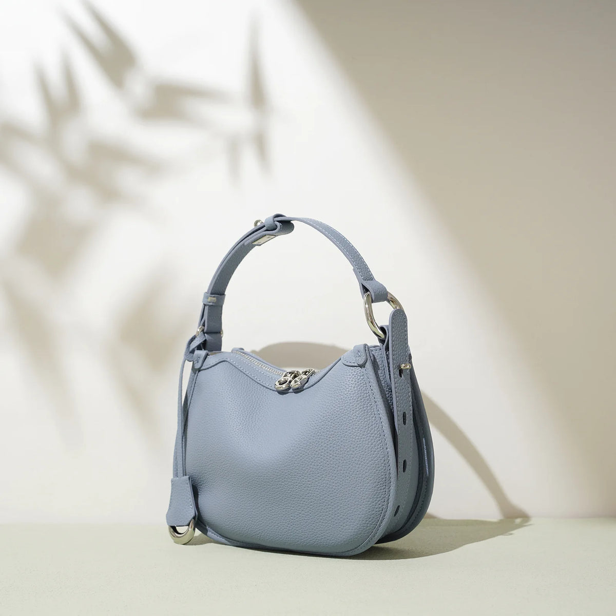 Sac bandoulière Mendy en cuir de vache – CLEVI Paris