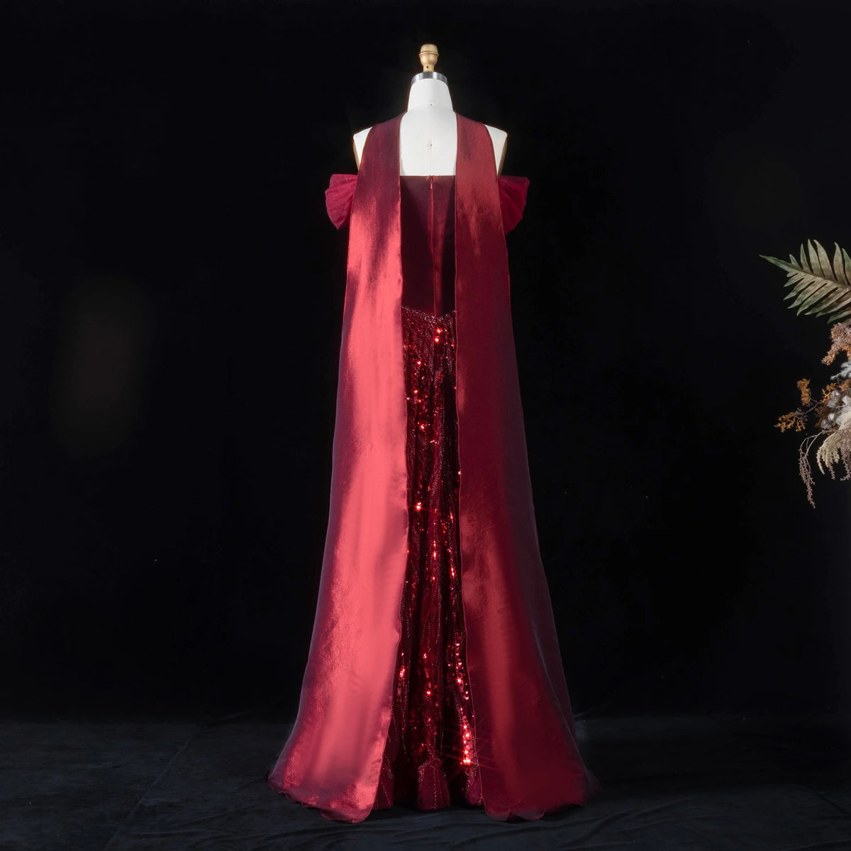 Robe de soirée épaules dénudées perlée – CLEVI Paris