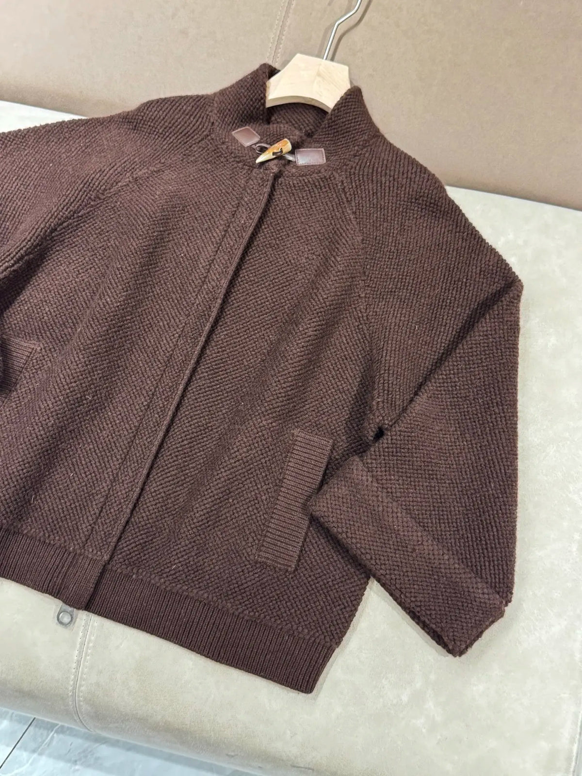 Cardigan femme en maille, option ensemble – CLEVI Paris