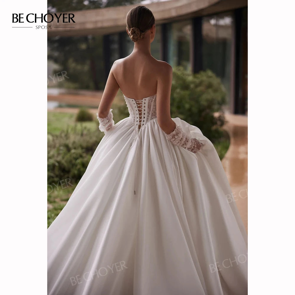 Robe de mariée satinée ligne A bustier – CLEVI Paris