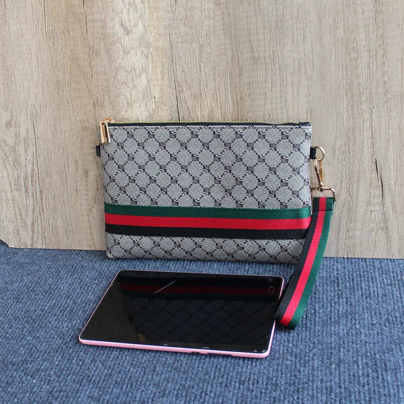 Pochette unisexe zippée en PVC S et M – CLEVI Paris