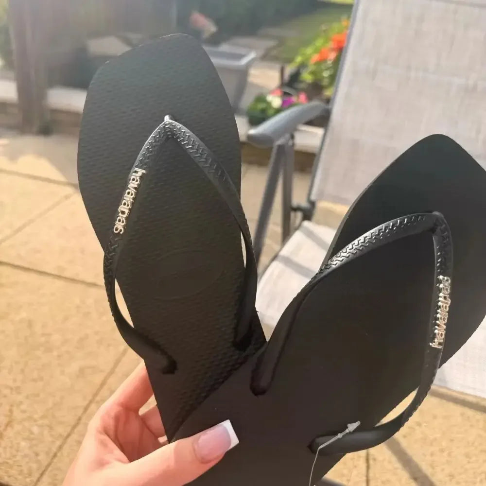 Tongs plates femme en caoutchouc – CLEVI Paris