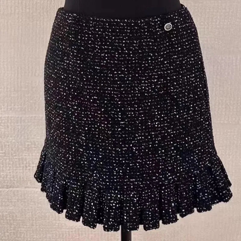 Veste ou jupe femme en tweed noir à volants – CLEVI Paris