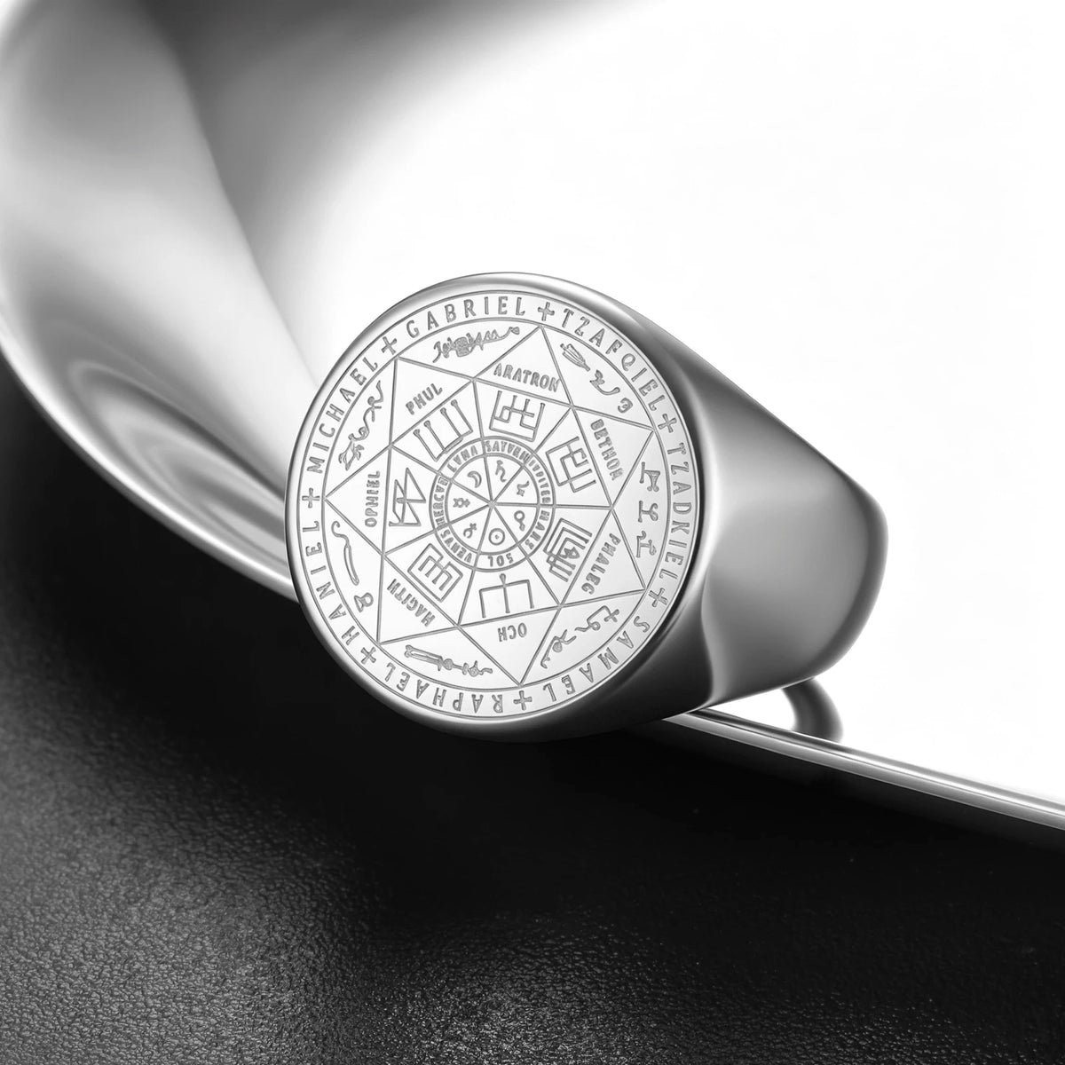 Bague Unisexe Tétragramme Acier Doré 18K – CLEVI Paris