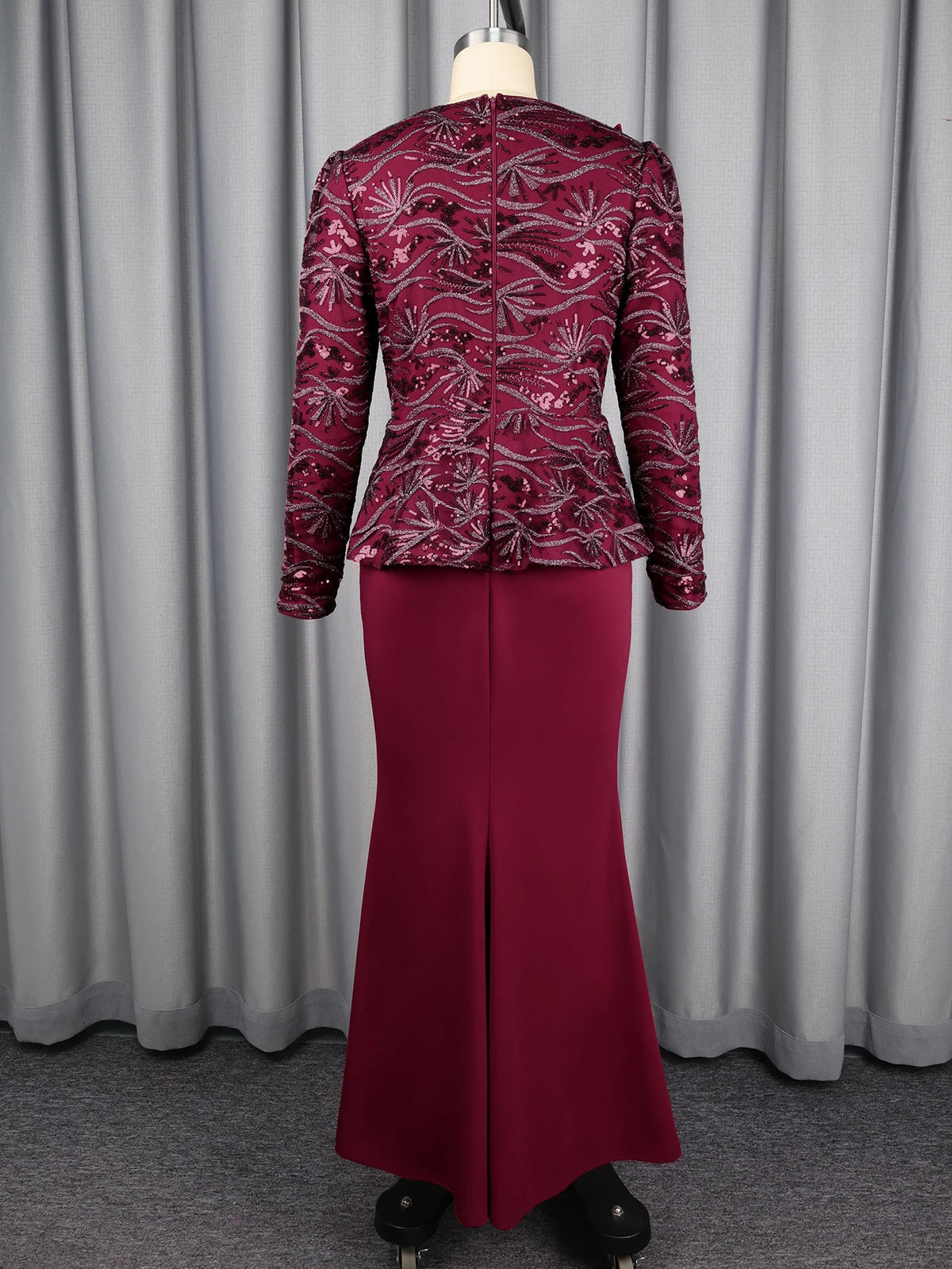 Robe longue à sequins col V manches longues – CLEVI Paris