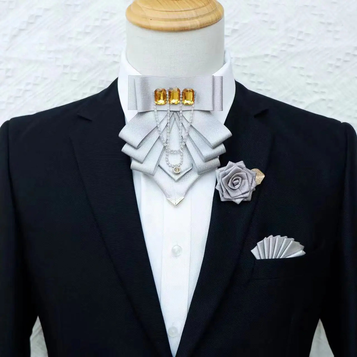 Ensemble nœud papillon 3 pièces, broche et fleurs – CLEVI Paris