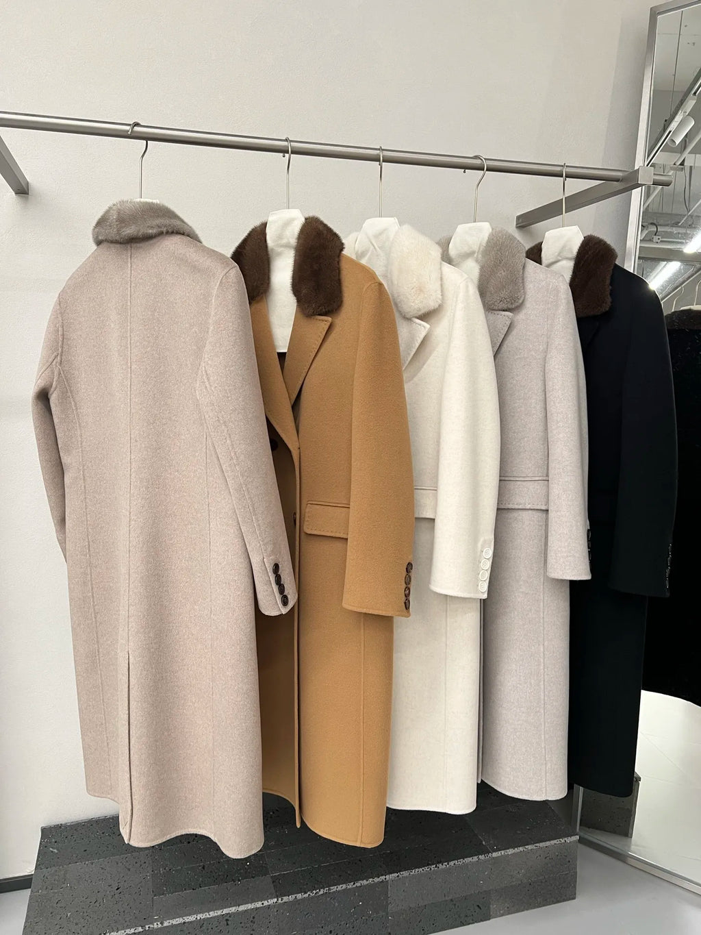 Manteau long femme à double boutonnage – CLEVI Paris