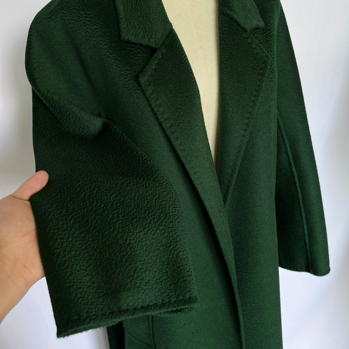 Manteau long femme en laine à revers – CLEVI Paris