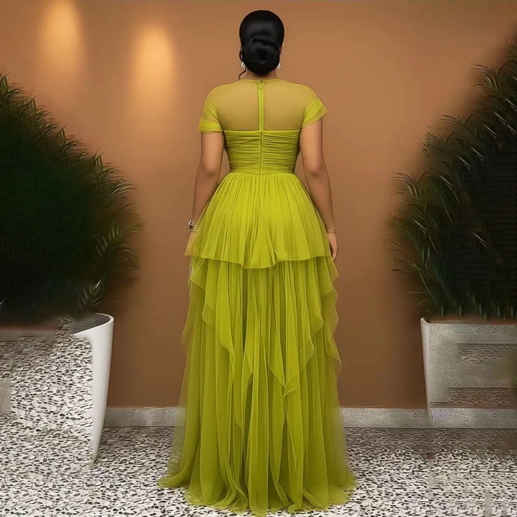 Robe de soirée asymétrique en dentelle – CLEVI Paris