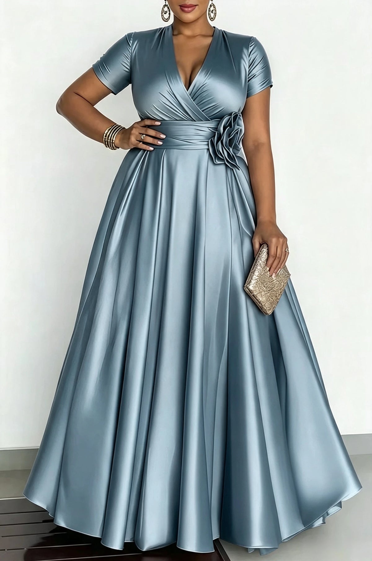Robe de soirée satinée à fleur 3D – CLEVI Paris
