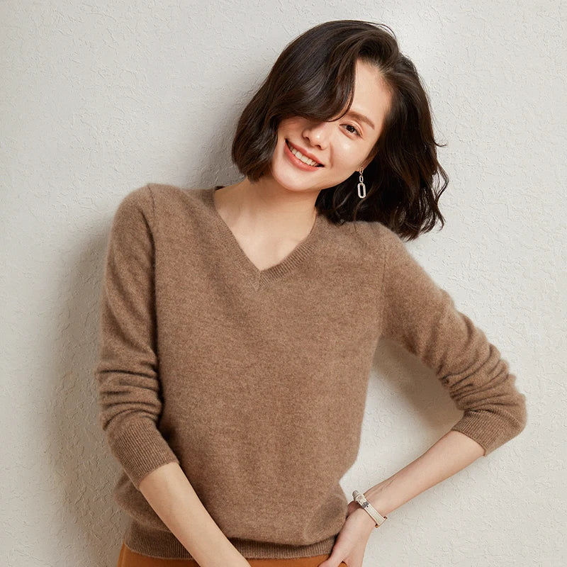 Pull femme en cachemire à col V – CLEVI Paris